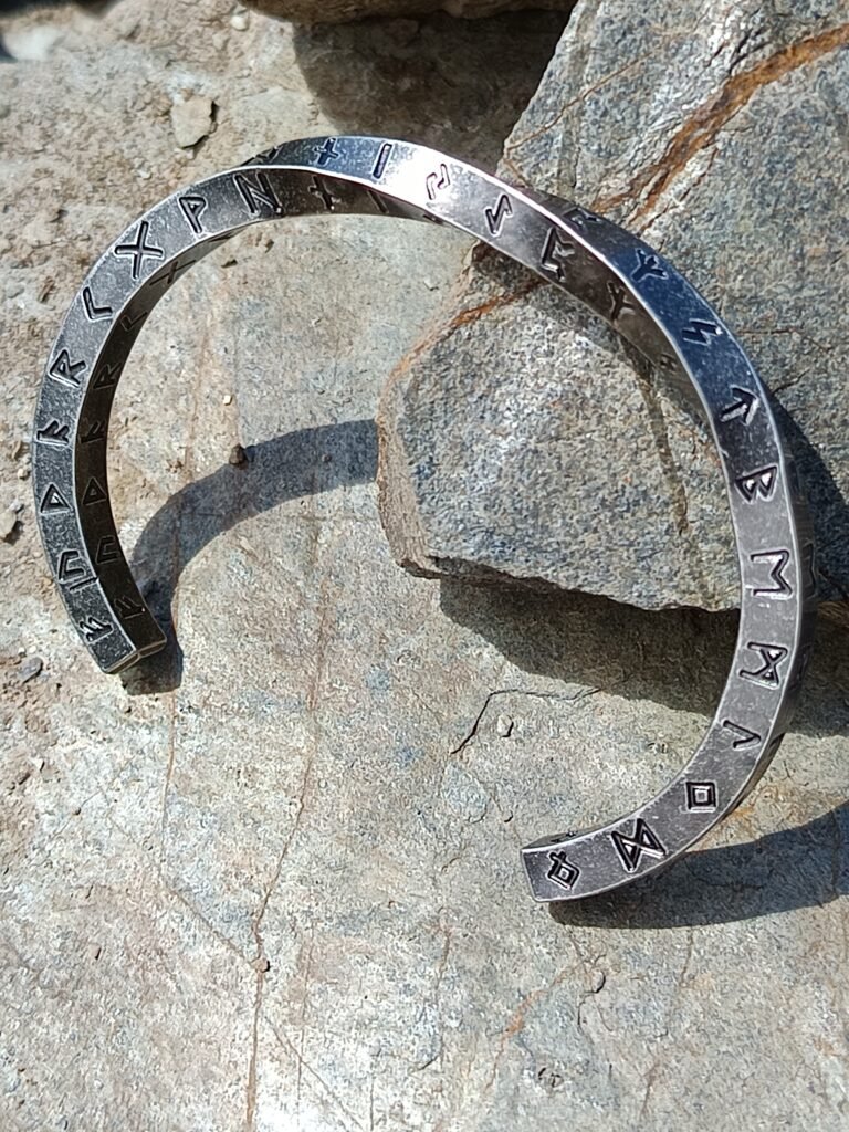 brazalete rúnico