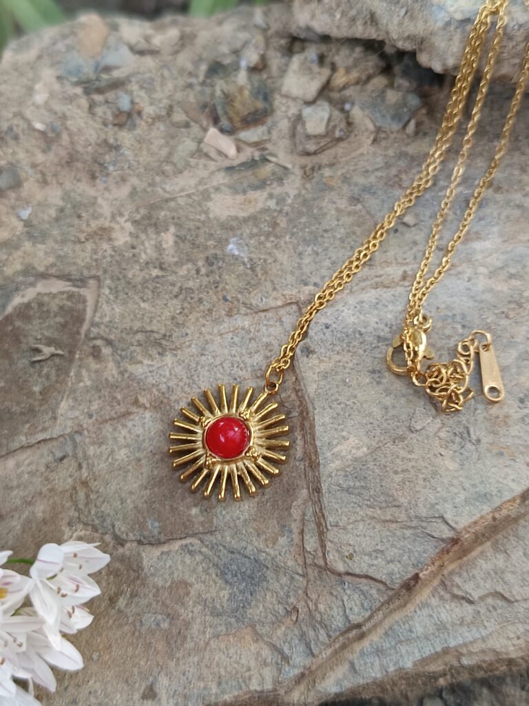 colgante piedra roja