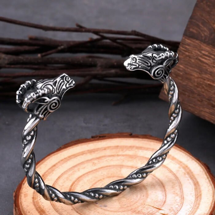 brazalete thor carneros