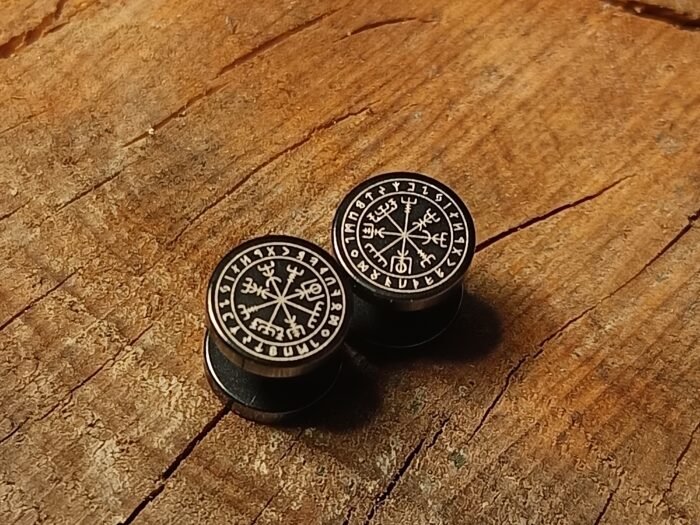 pendientes de botón vegvisir