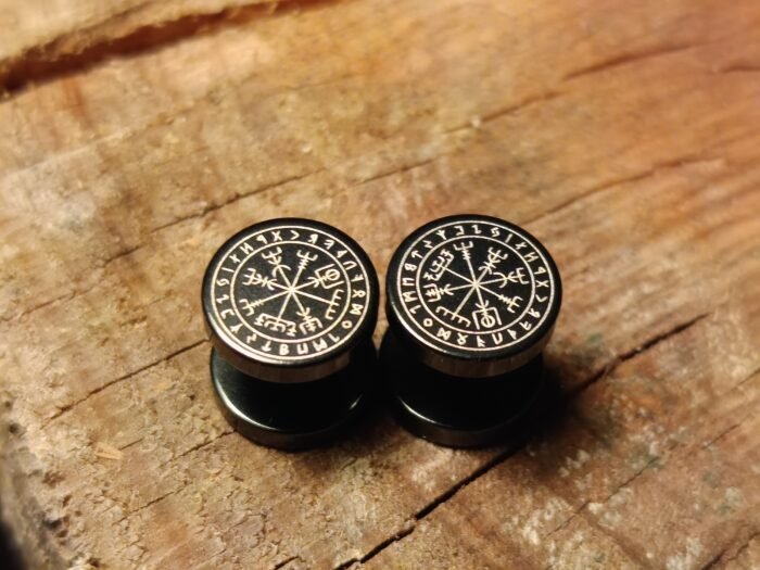 pendientes de botón vegvisir