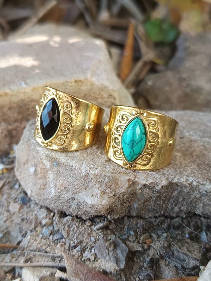 anillo dorado de neftis