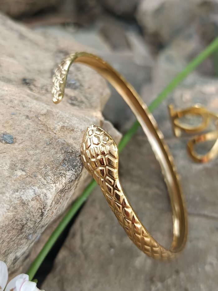 brazalete abierto dorado