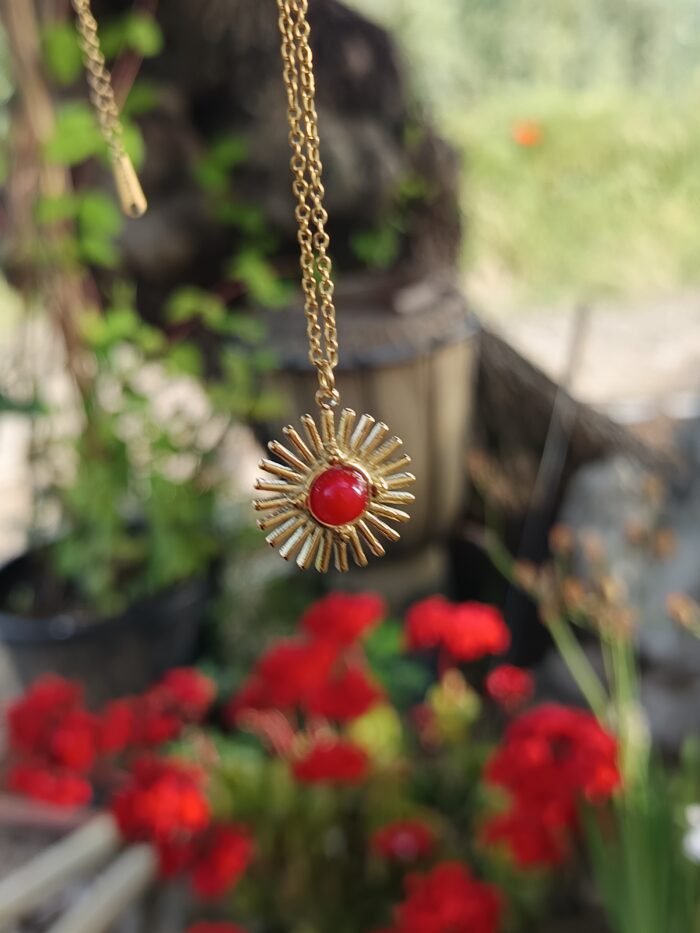 colgante piedra roja