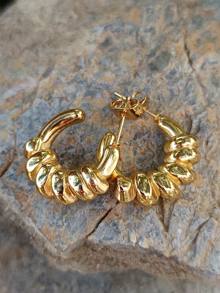 pendientes de tuerca dorado