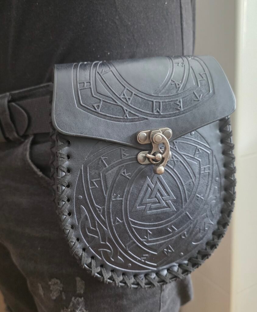 Bolsa vikinga de cinturón Valknut en cuero sintético PU