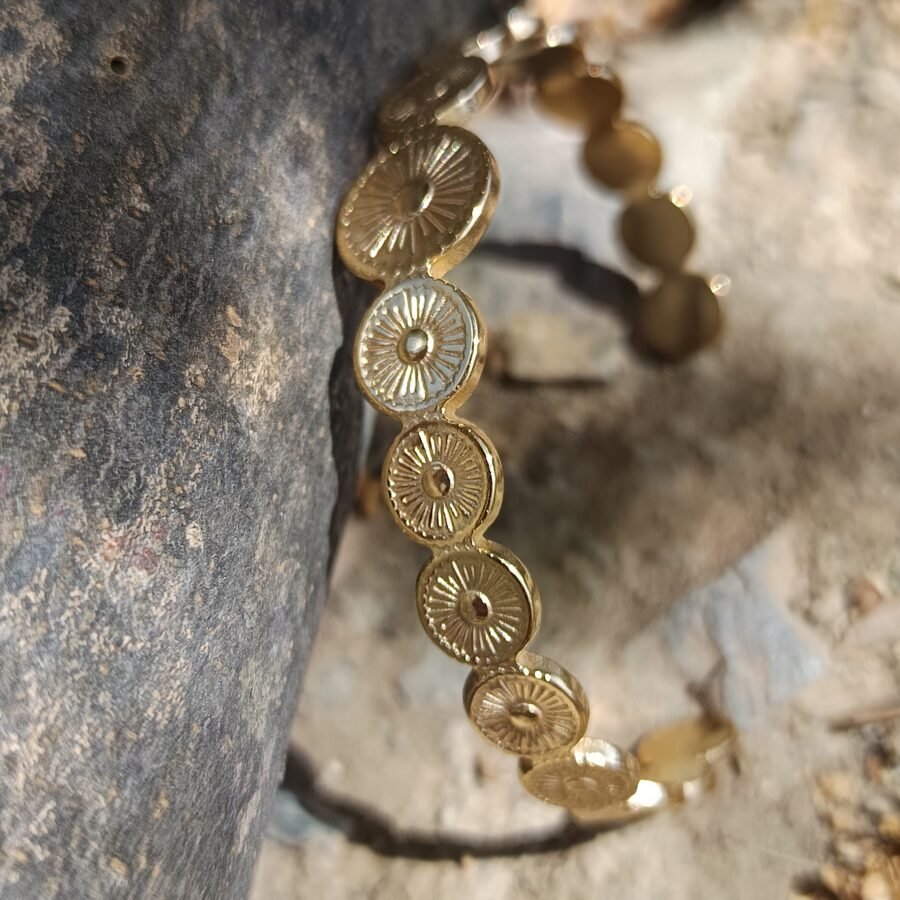 brazalete dorado de ra