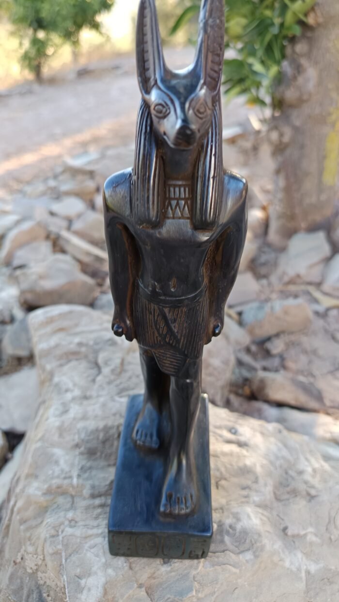 figura dios anubis2